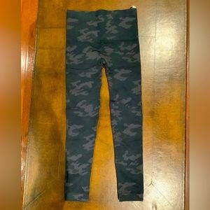 NWOT - SPANKS Layce Seamless Printed Legging!